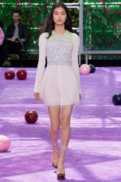 Look 12